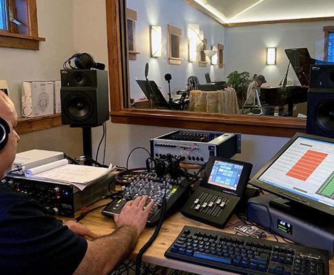 Solid State Logic SiX 桌面混音调音台，以最小的占地面积帮助 DSD 音频先驱 Gus Skinas 获得超高音频处理结果