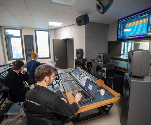丹麦Sonic College学院使用Solid State Logic System T引领学生进入沉浸式音乐制作的未来